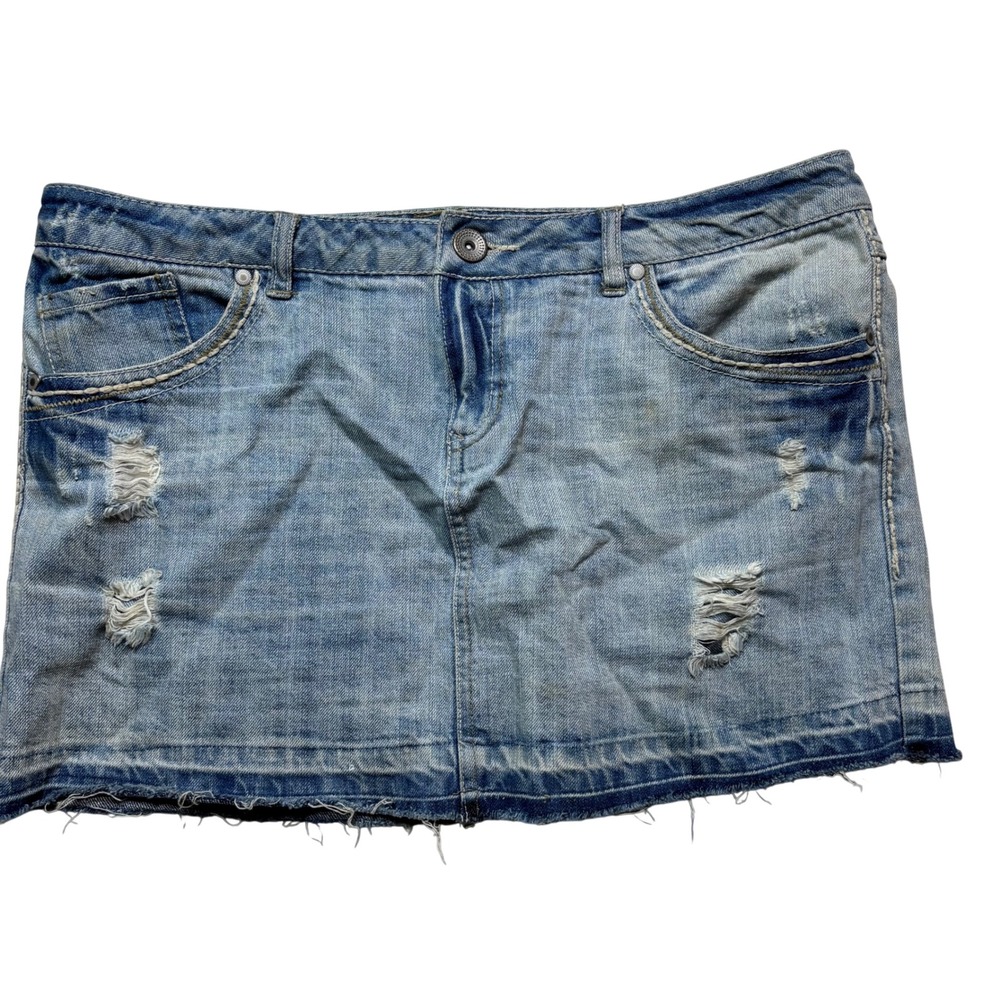 Mudd Vintage‎ Y2K Distressed Denim Mini Skirt Light Wash Raw Hem Size 13  #895